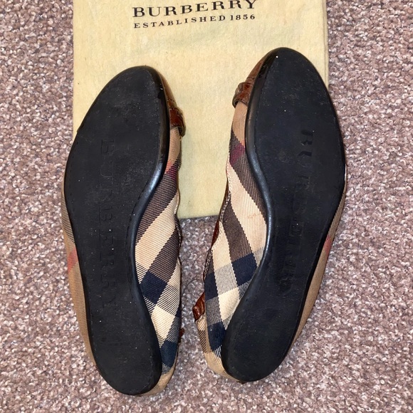Authentic BURBERRY House Check Canvas Ballerinas - Picture 5 of 14